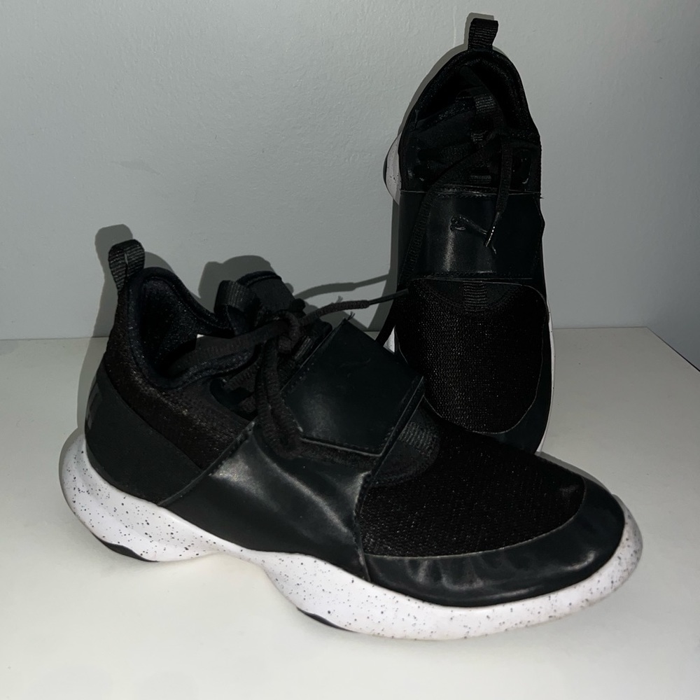 Black pumas